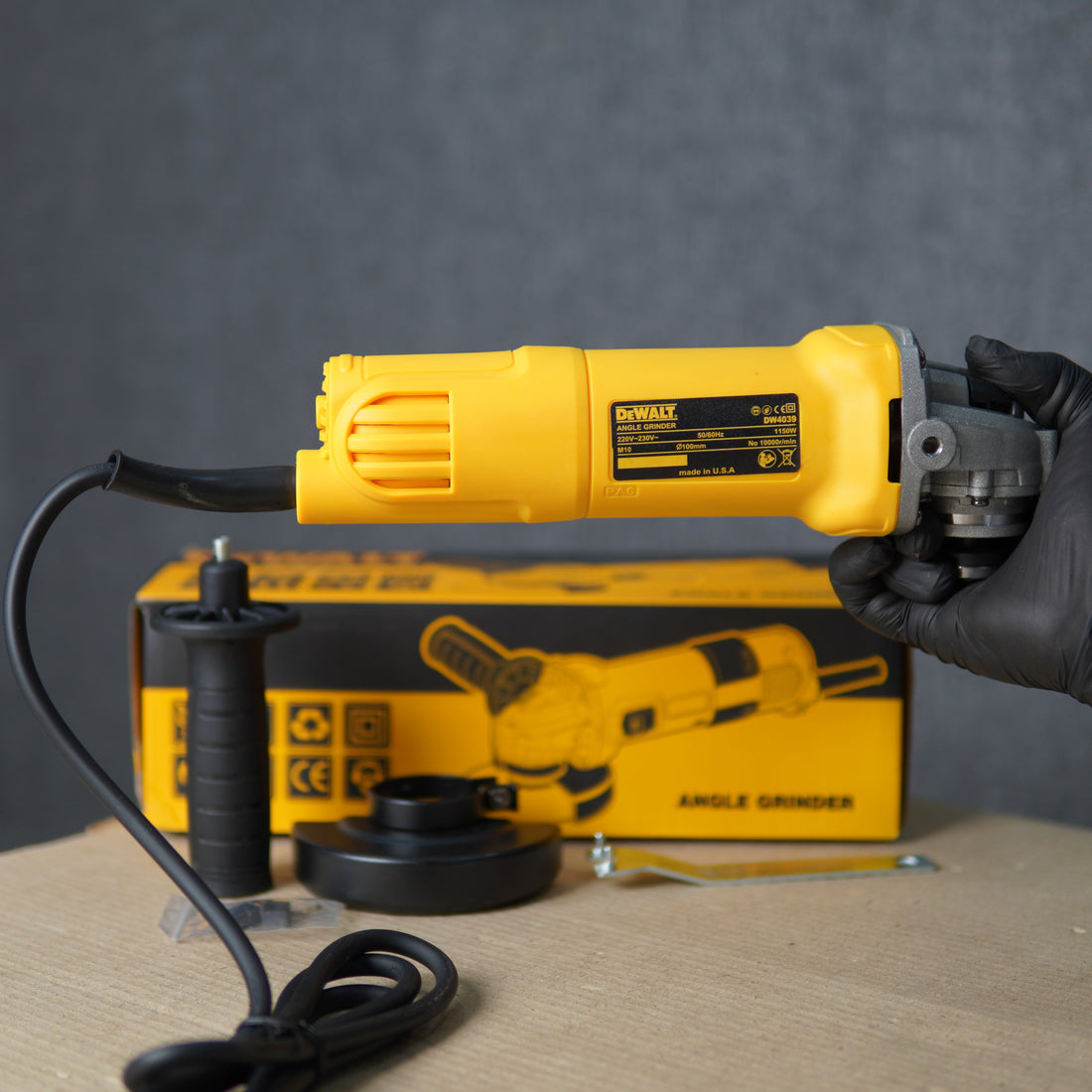 DeWalt Electric Grinder 1050W