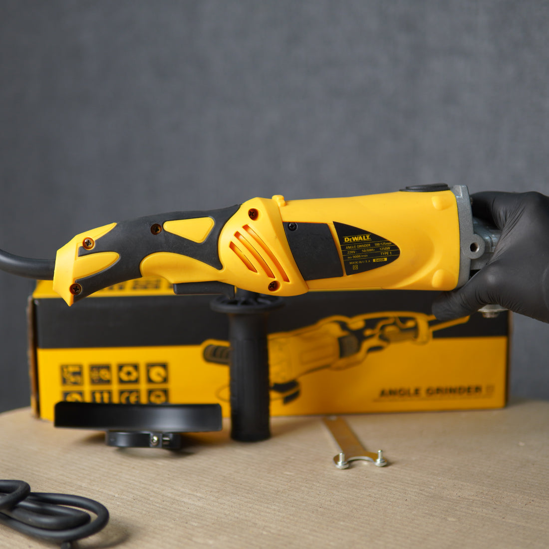 DeWalt Electric Grinder/5 Inch