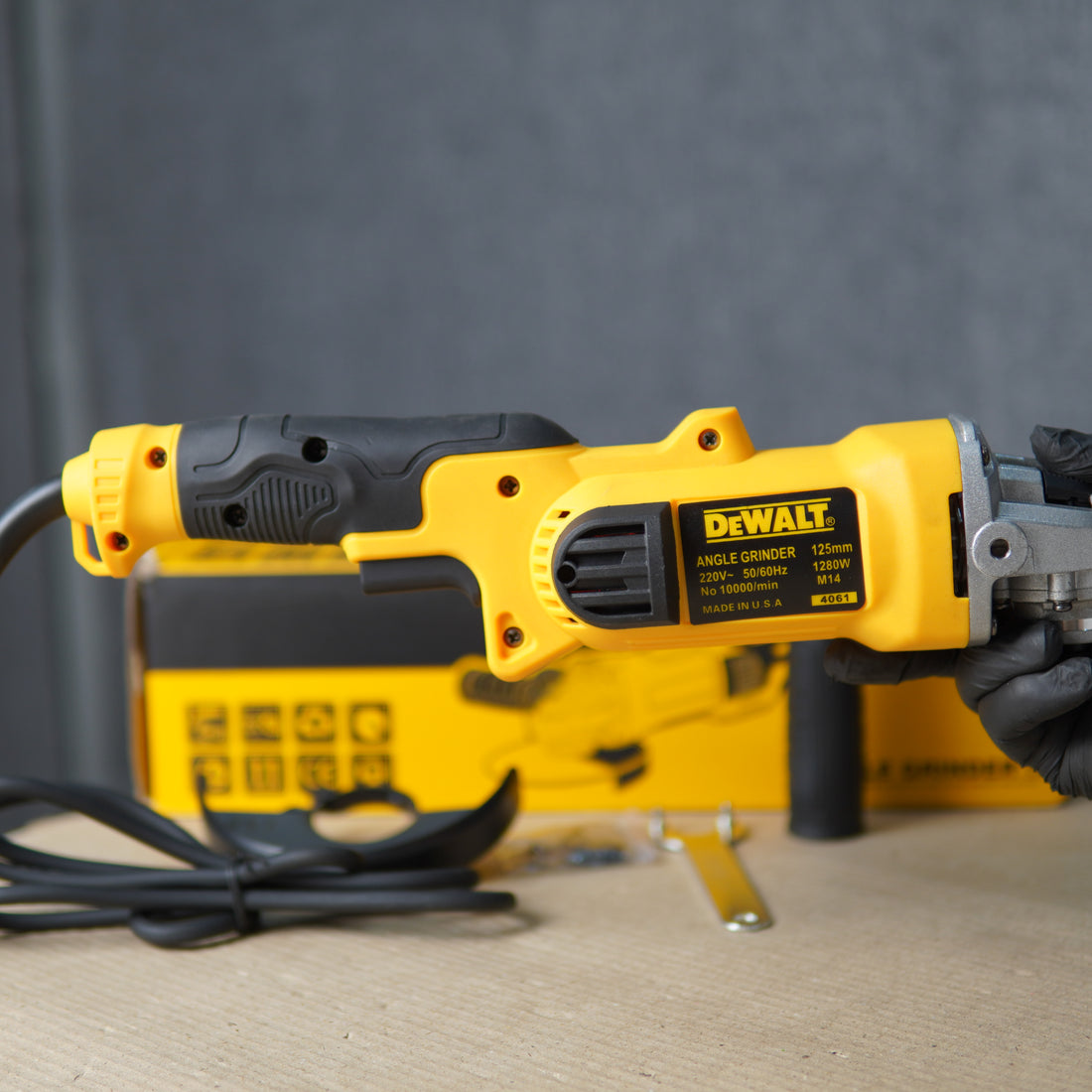 DeWalt Electric Grinder/5 Inch